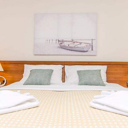 House Hotel Plava Laguna Tisno Dış mekan fotoğraf