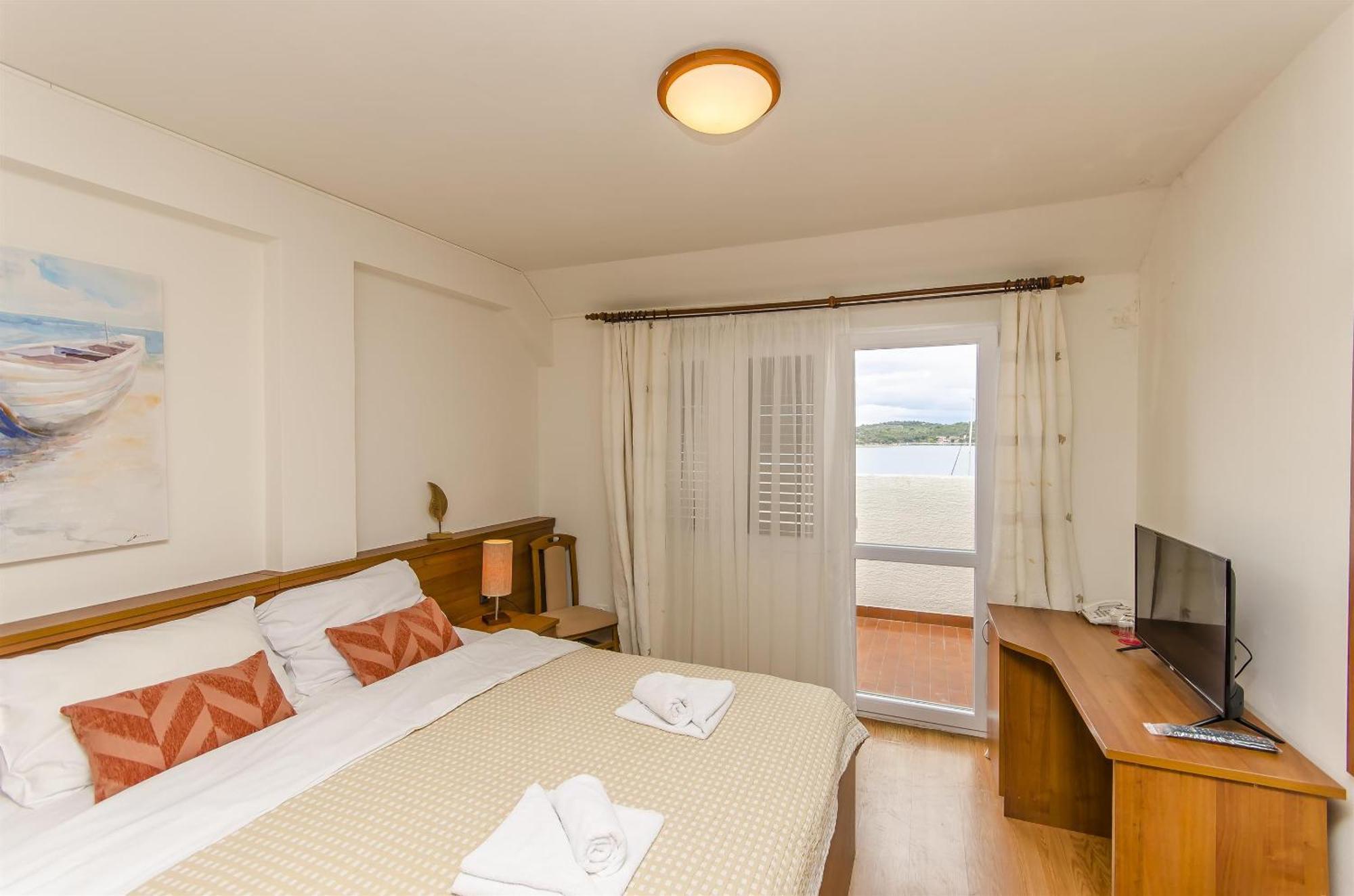 House Hotel Plava Laguna Tisno Dış mekan fotoğraf