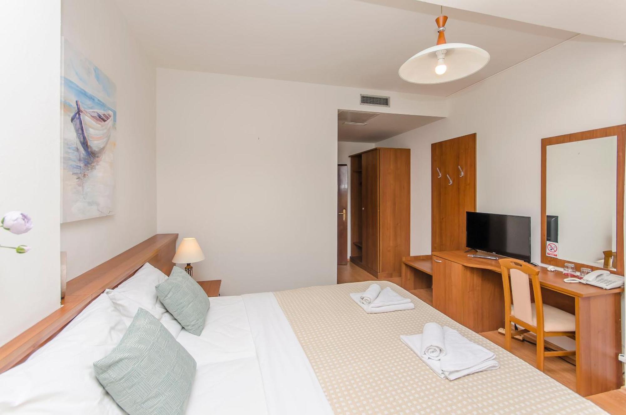 House Hotel Plava Laguna Tisno Dış mekan fotoğraf