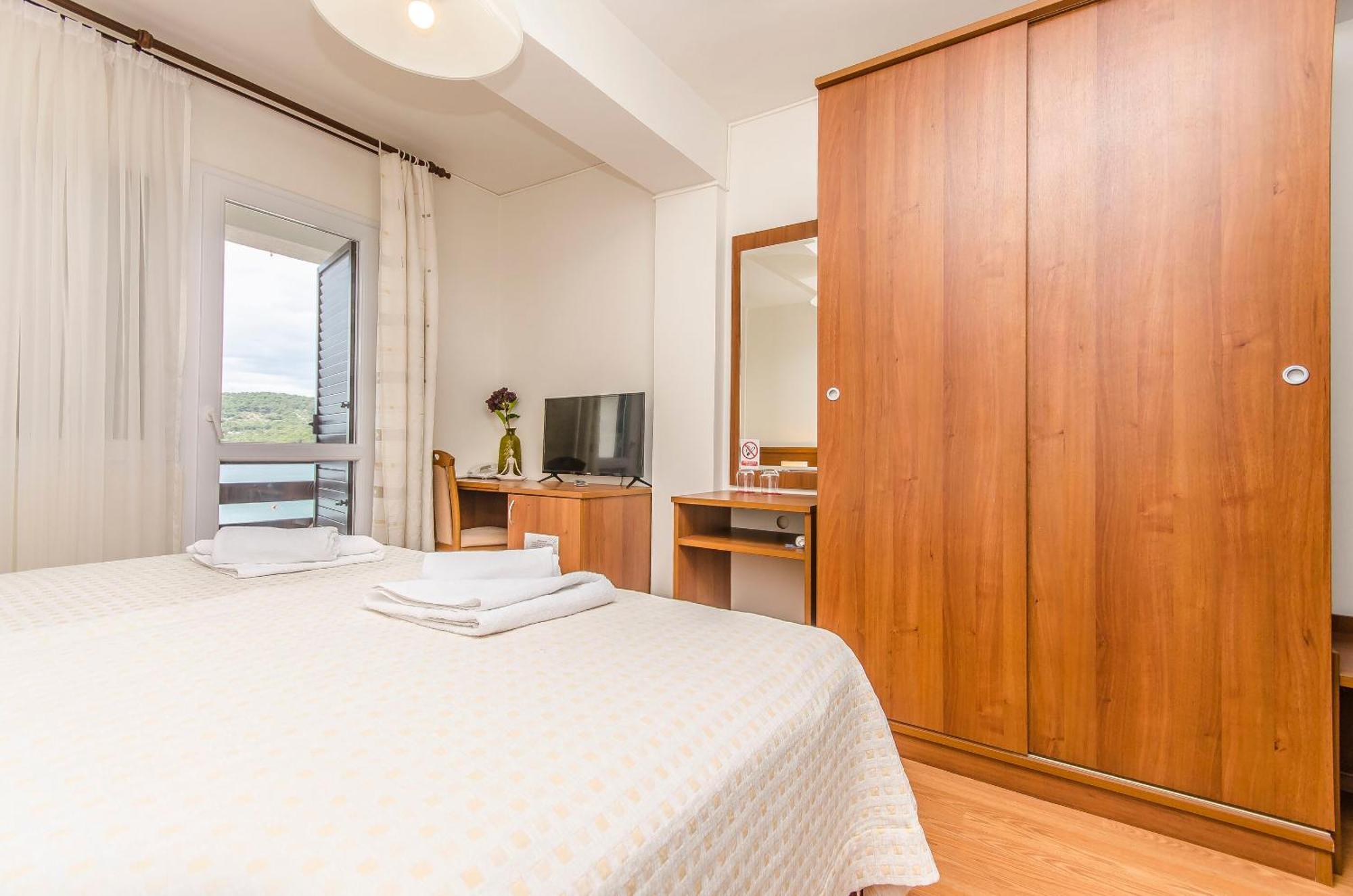 House Hotel Plava Laguna Tisno Dış mekan fotoğraf