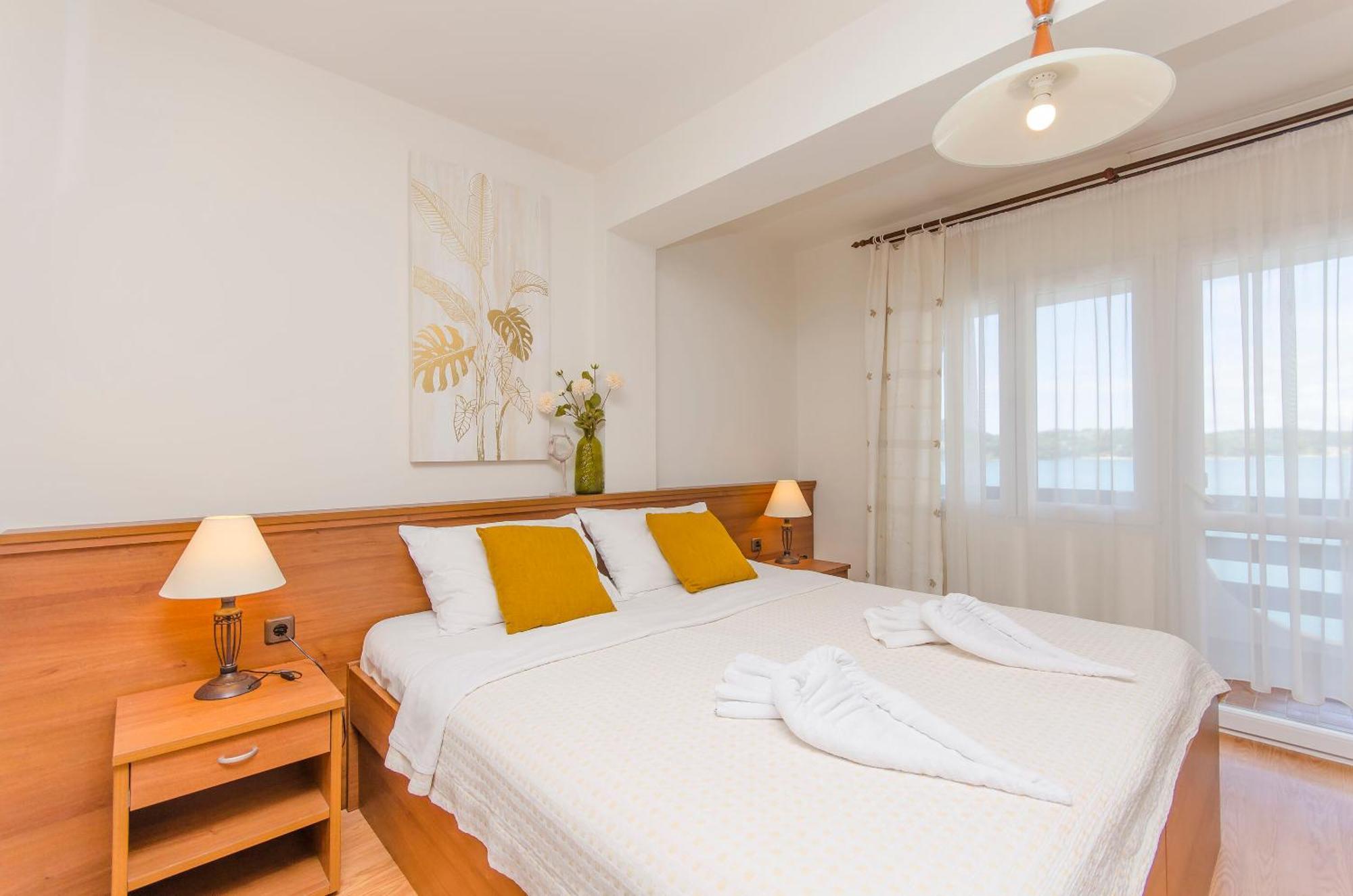 House Hotel Plava Laguna Tisno Dış mekan fotoğraf