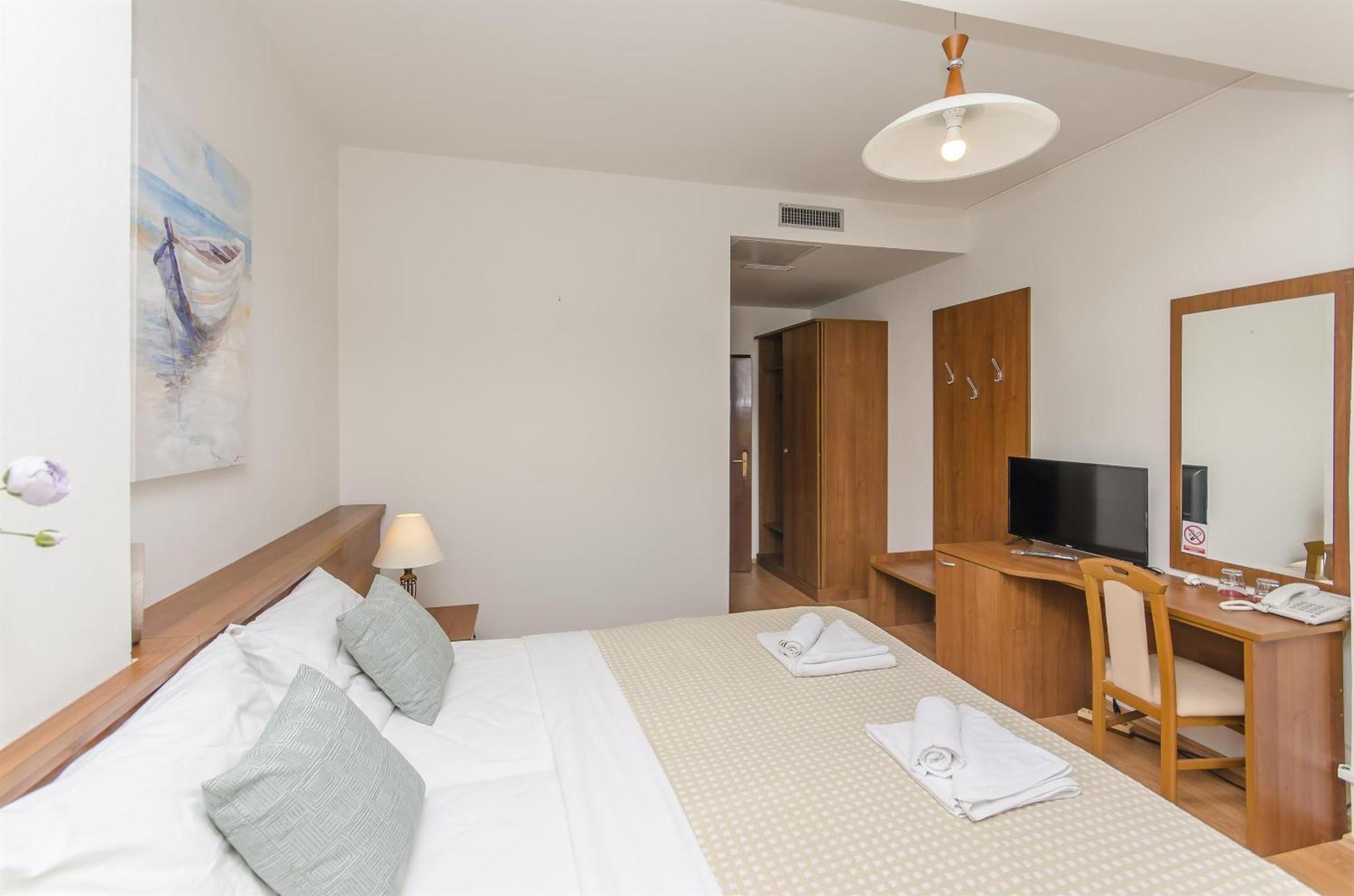 House Hotel Plava Laguna Tisno Dış mekan fotoğraf